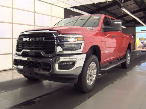 Used 2026 RAM 2500 Big Horn AWD/4WD image 2