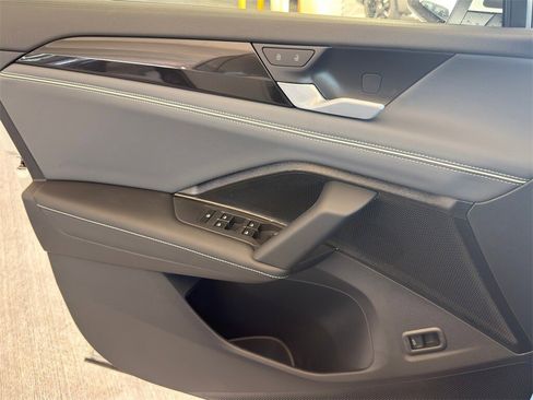 New 2026 Volkswagen Tiguan SEL R-Line image 24