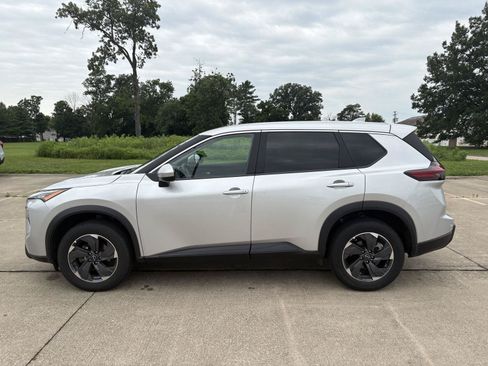 Used 2025 Nissan Rogue SV FWD image 5