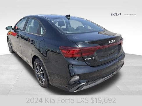 Used 2024 Kia Forte LXS FWD image 6