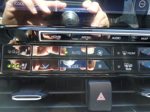 Used 2020 Toyota Highlander Platinum image 20