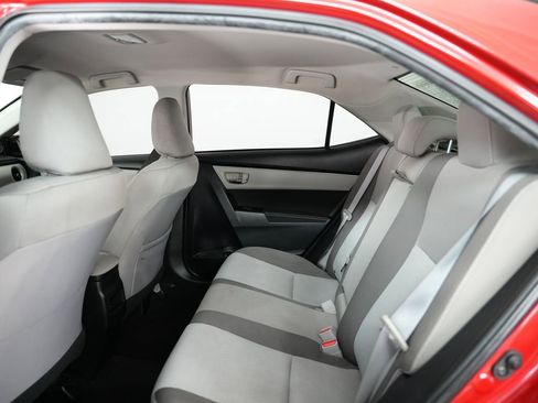 Used 2019 Toyota Corolla LE w/ Carpet Mat Package (TMS) image 32
