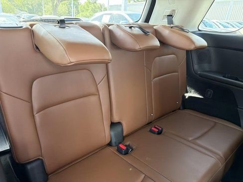 Used 2024 Nissan Pathfinder Platinum AWD/4WD image 21