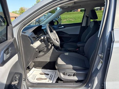 Used 2023 Volkswagen Taos SE w/ Panoramic Sunroof Package FWD image 14