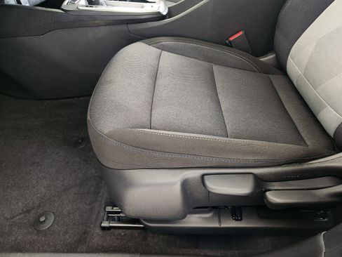 Certified 2025 Chevrolet Trax LS image 25