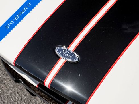 Used 2005 Ford GT RWD image 12