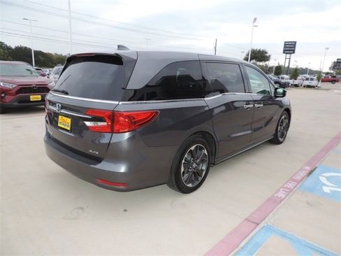 Used 2024 Honda Odyssey Elite image 5