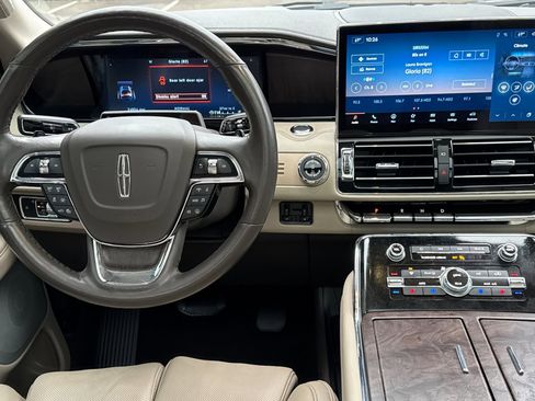 Certified 2022 Lincoln Navigator Reserve image 14