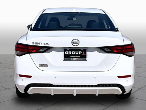 Used 2025 Nissan Sentra SV FWD image 5