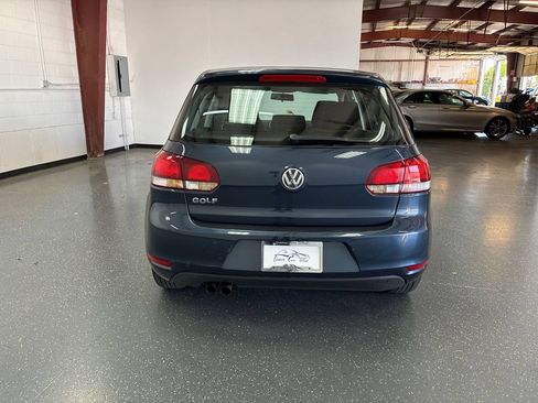 Used 2011 Volkswagen Golf 4-Door FWD image 5