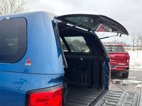 Used 2018 Chevrolet Silverado 1500 LT w/ LT Convenience Package image 8