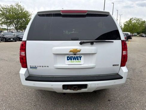 Used 2012 Chevrolet Suburban LT w/ Luxury Package AWD/4WD image 4