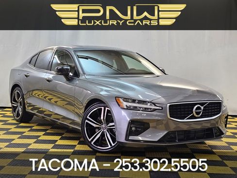 Used 2019 Volvo S60 T5 R-Design image 1