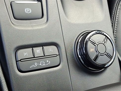 New 2025 Ford Ranger Lariat w/ FX4 Off-Road Package image 16