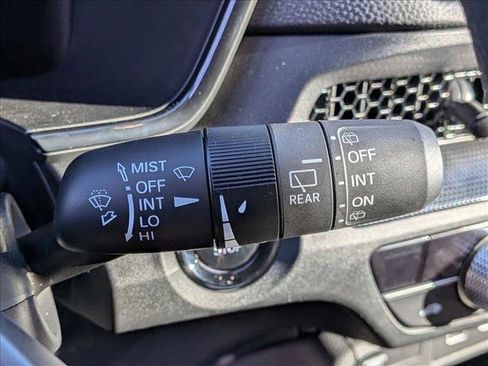 Used 2025 Honda CR-V EX image 10