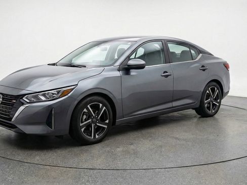 Used 2025 Nissan Sentra SV FWD image 3