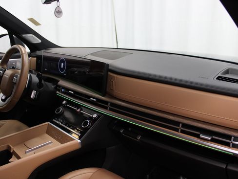 Used 2024 Hyundai Santa Fe Limited image 29