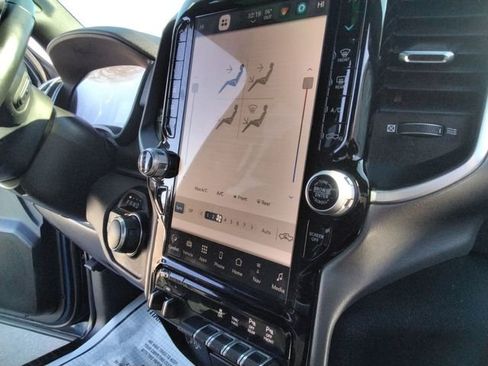 Used 2024 RAM 2500 Big Horn w/ Sport Appearance Package image 32