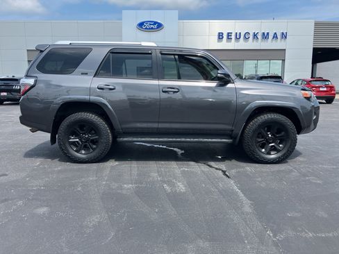 Used 2016 Toyota 4Runner SR5 Premium AWD/4WD image 7