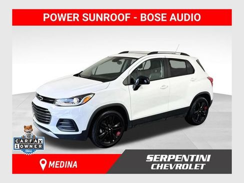Used 2020 Chevrolet Trax LT w/ Sun & Sound Package FWD image 1