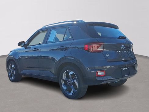 Certified 2024 Hyundai Venue Limited image 4