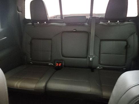 Used 2023 Chevrolet Silverado 1500 High Country w/ Technology Package AWD/4WD image 27