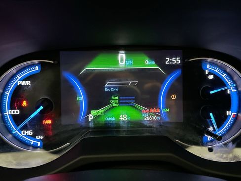 Used 2024 Toyota RAV4 SE image 22