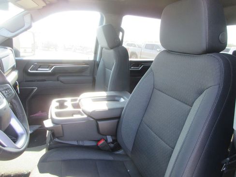 New 2026 GMC Sierra 2500 SLE image 12