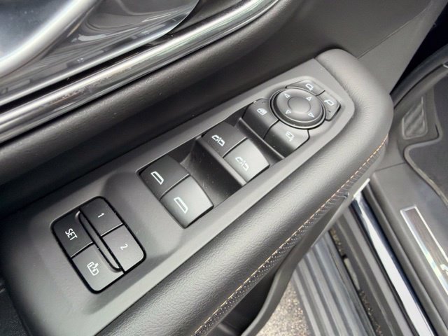 Used 2023 GMC Yukon AT4 w/ AT4 Premium Package AWD/4WD image 28