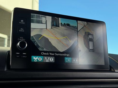 Certified 2025 Honda Pilot TrailSport image 23
