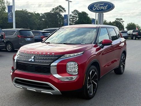 Used 2023 Mitsubishi Outlander SE FWD image 1