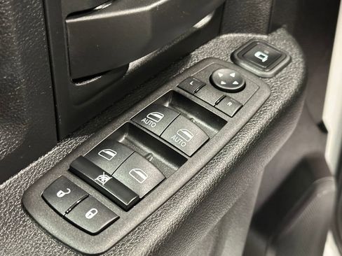 Used 2024 RAM 2500 Tradesman w/ Chrome Appearance Group image 14