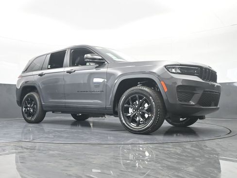 New 2025 Jeep Grand Cherokee Altitude AWD/4WD image 54