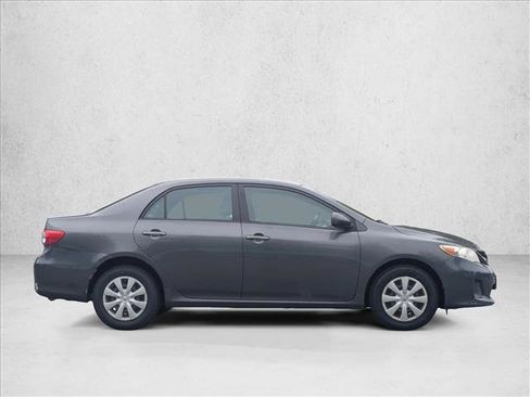 Used 2011 Toyota Corolla LE FWD image 4