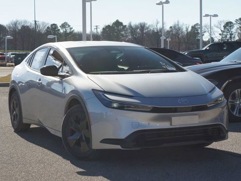 Used 2026 Toyota Prius LE image 14