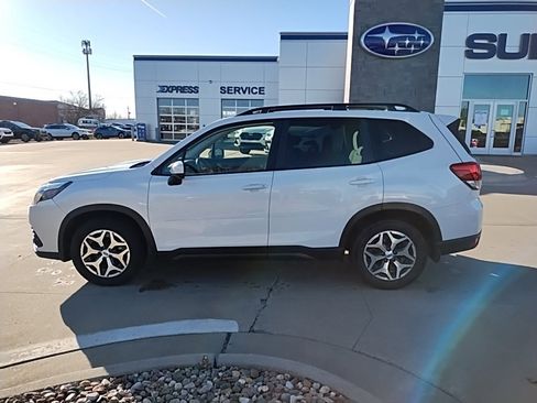 Certified 2023 Subaru Forester Premium image 10