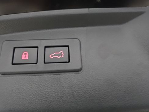 Used 2022 Subaru Outback Touring image 8