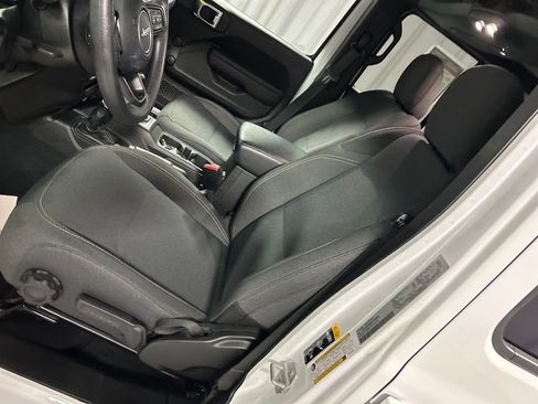 Used 2024 Jeep Wrangler Sport image 11