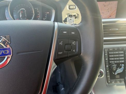 Used 2017 Volvo V60 T5 Cross Country w/ Technology Package image 23