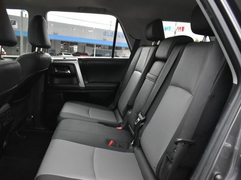 Used 2023 Toyota 4Runner SR5 Premium w/ Moonroof Package AWD/4WD image 17