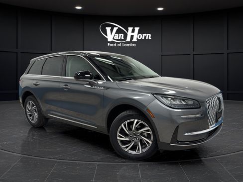 Used 2025 Lincoln Corsair AWD image 1