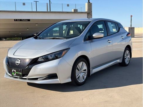 Used 2024 Nissan Leaf S FWD image 3