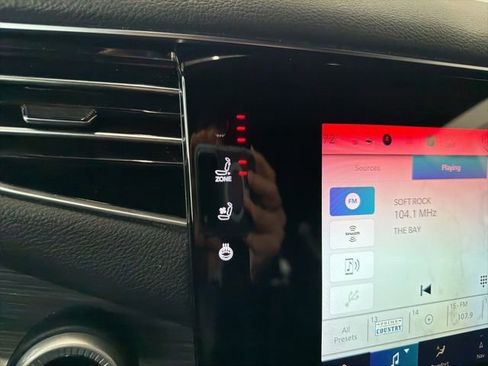 Used 2024 Jeep Wagoneer Series II w/ Flexible Seating Group image 29