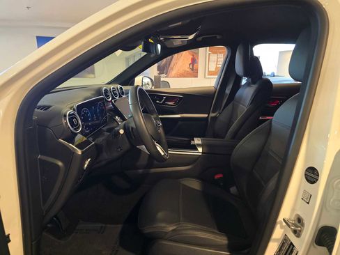 Used 2025 Mercedes-Benz GLC 300 image 21
