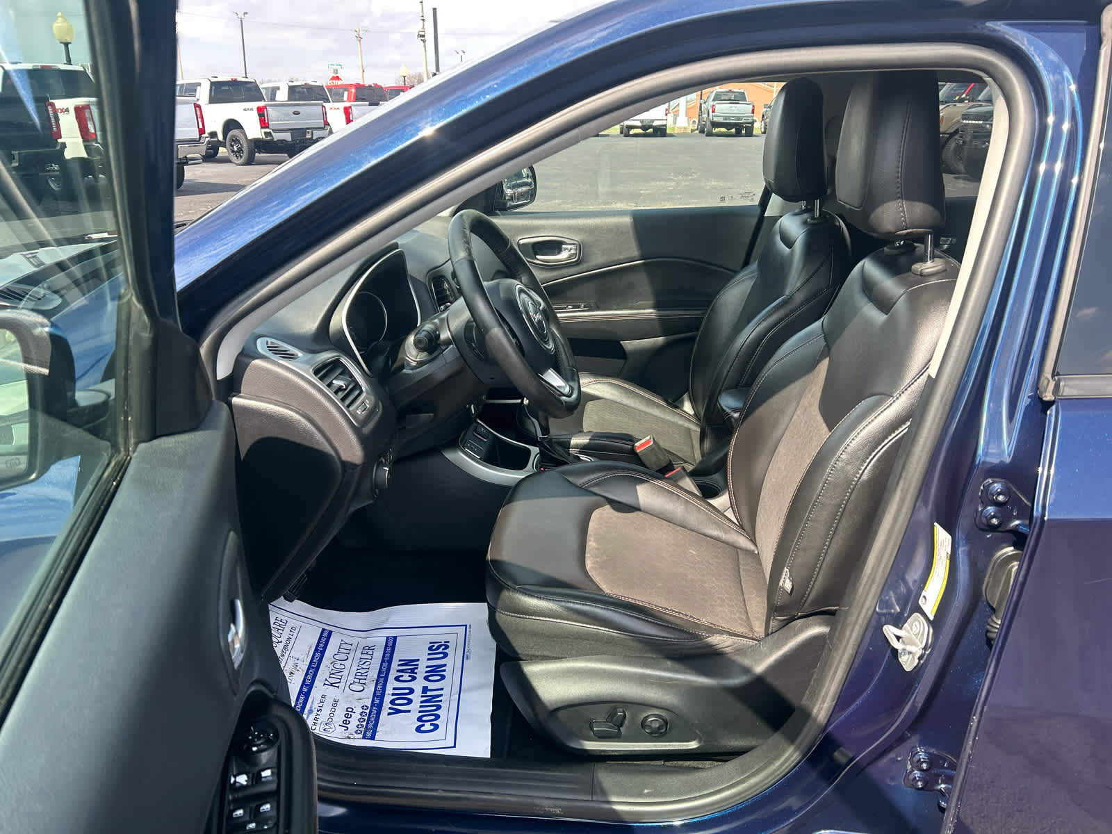 Used 2018 Jeep Compass Latitude w/ Popular Equipment Group FWD image 13