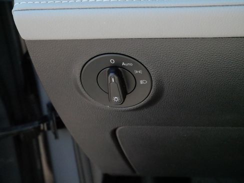 Certified 2023 Volkswagen Taos SEL AWD/4WD image 27