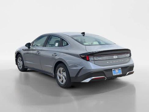 New 2026 Hyundai Sonata SE FWD image 3