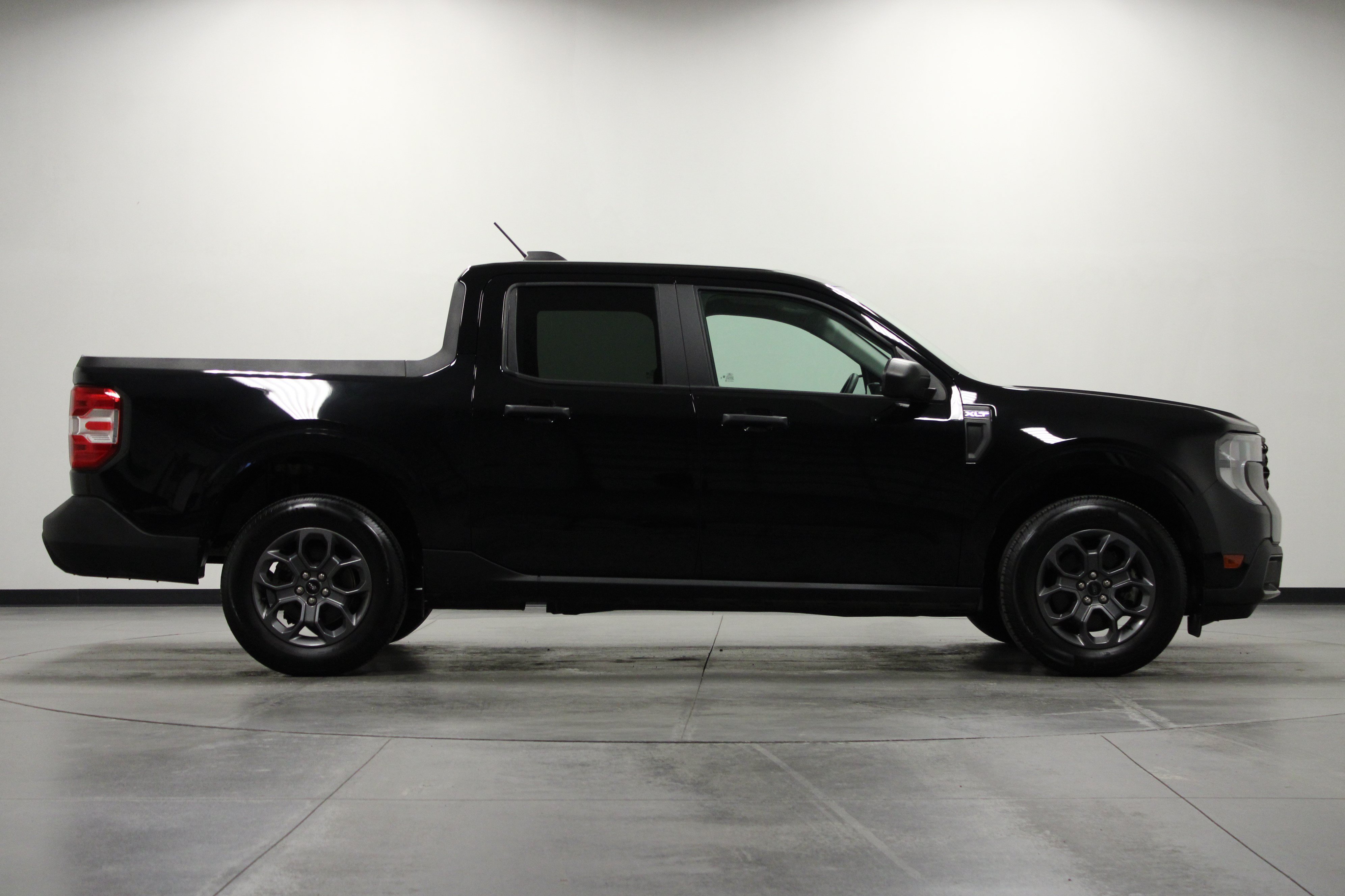 Used 2025 Ford Maverick XLT w/ Equipment Group 302A AWD/4WD image 3