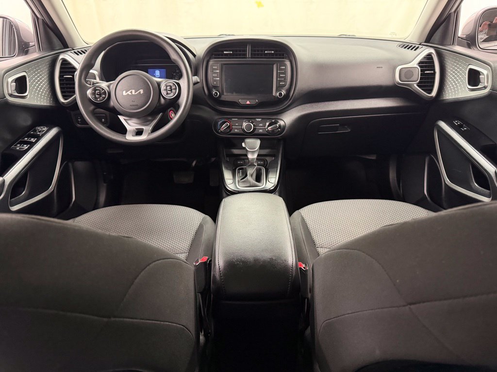 Used 2022 Kia Soul LX FWD image 29
