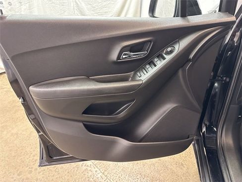 Certified 2019 Chevrolet Trax LS w/ Tint and Cruise Package image 20